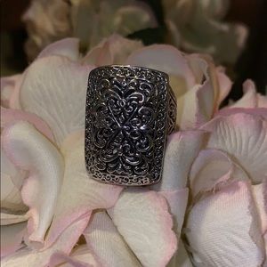 GORGEOUS silver ring!